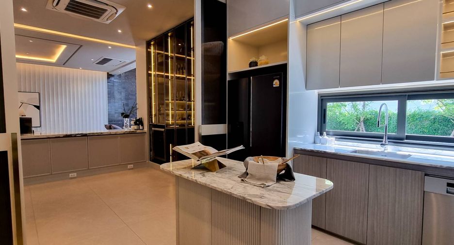For sale 4 bedrooms house in Bang Lamung, Chonburi