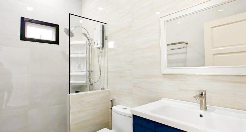 Casa en venta de 4 habitaciones en Bang Lamung, Chonburi