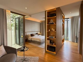 For sale 4 bedrooms townhouse in Phaya Thai, Bangkok