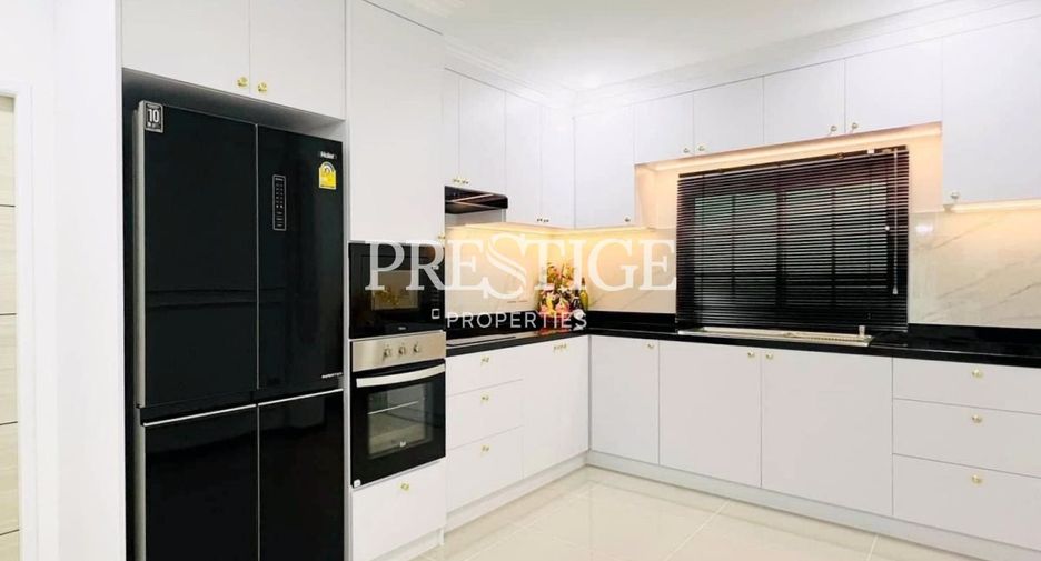 For sale 5 bedrooms house in Bang Lamung, Chonburi