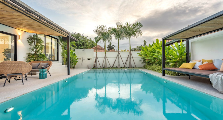 For sale 5 bedrooms villa in East Pattaya, Pattaya