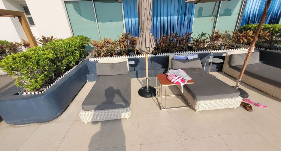For rent 3 bedrooms condo in Khlong Toei, Bangkok