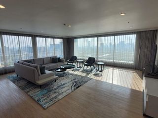 For rent 3 bedrooms condo in Khlong Toei, Bangkok