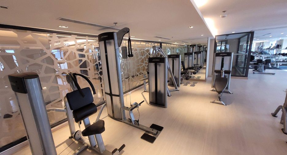 For rent 3 bedrooms condo in Khlong Toei, Bangkok