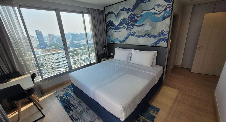 For rent 3 bedrooms condo in Khlong Toei, Bangkok