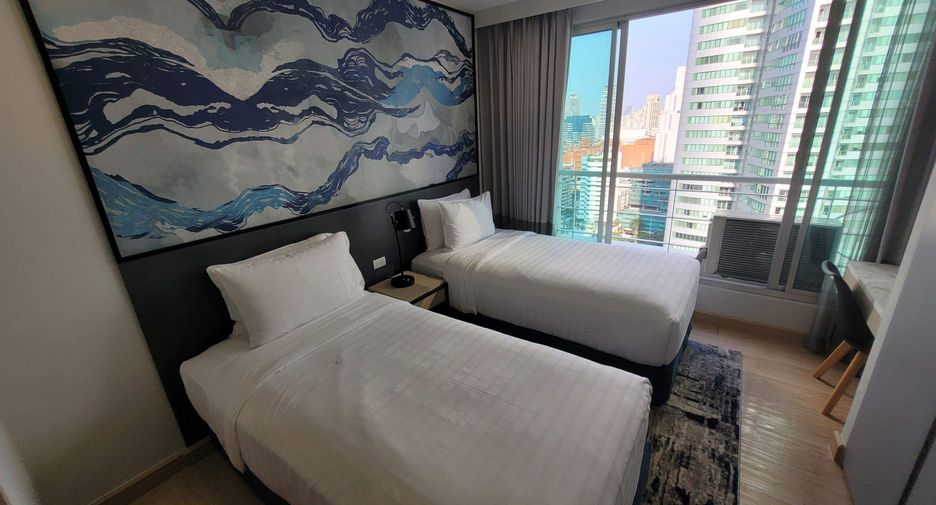 For rent 3 bedrooms condo in Khlong Toei, Bangkok