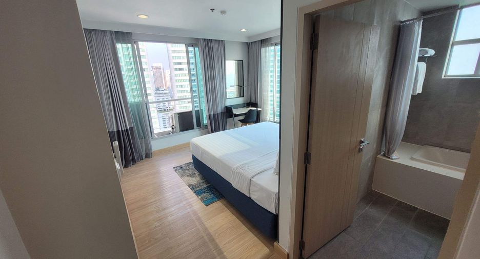 For rent 3 bedrooms condo in Khlong Toei, Bangkok