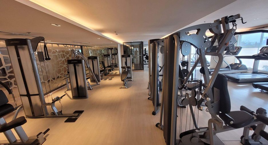 For rent 3 bedrooms condo in Khlong Toei, Bangkok