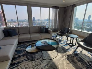 For rent 3 bedrooms condo in Khlong Toei, Bangkok