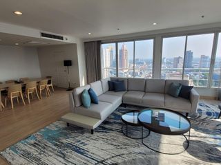 For rent 3 bedrooms condo in Khlong Toei, Bangkok