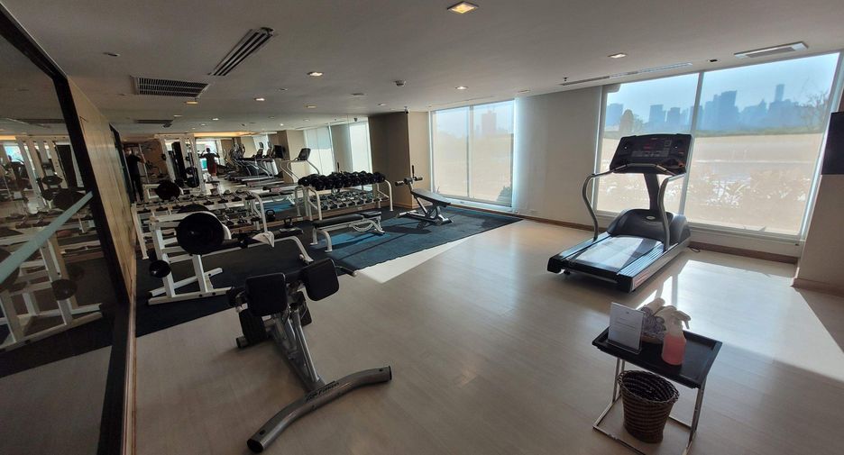For rent 3 bedrooms condo in Khlong Toei, Bangkok