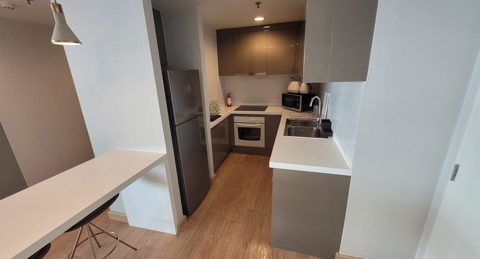 For rent 3 bedrooms condo in Khlong Toei, Bangkok