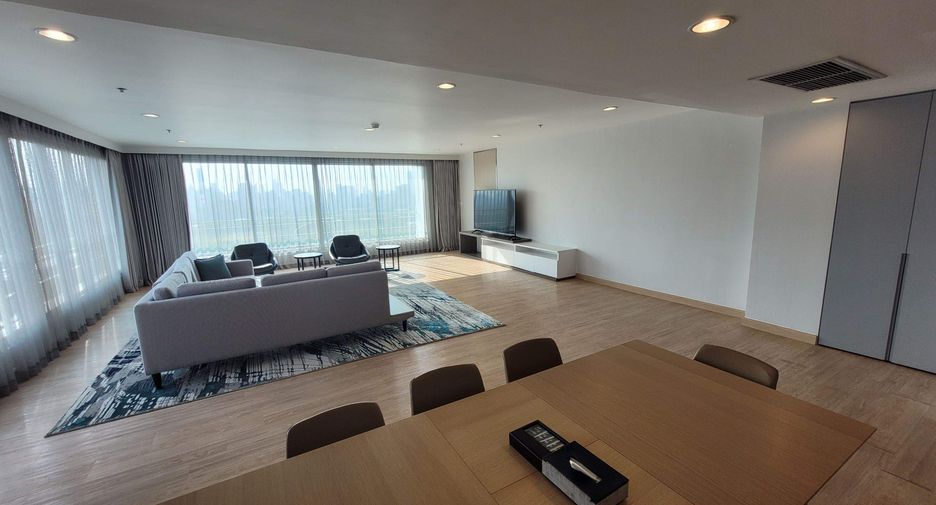 For rent 3 bedrooms condo in Khlong Toei, Bangkok