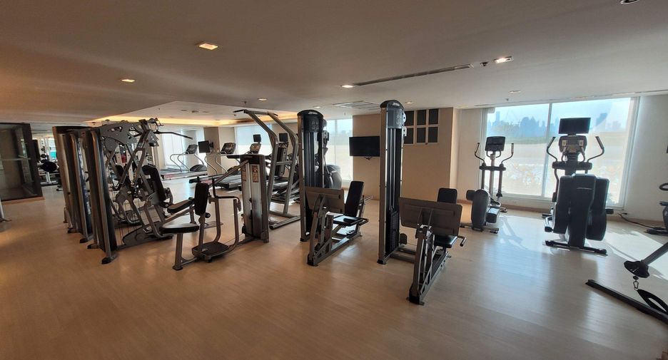 For rent 3 bedrooms condo in Khlong Toei, Bangkok