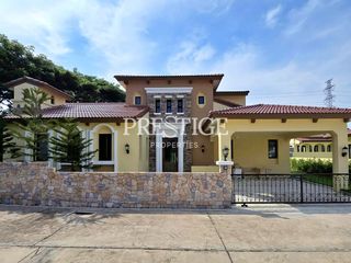 For sale 3 bedrooms house in Huay Yai, Pattaya