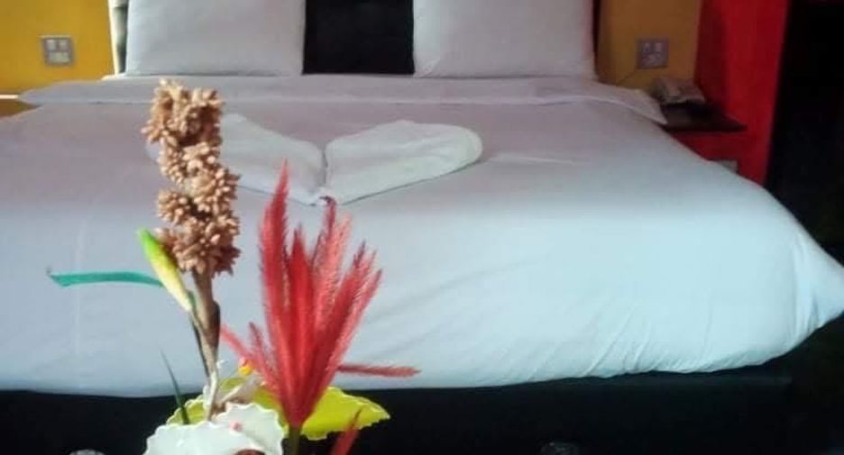 For sale 11 bedrooms hotel in Bang Lamung, Chonburi