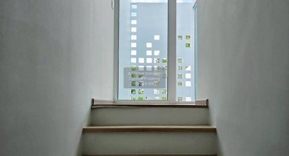 For sale 4 bedrooms house in Lat Phrao, Bangkok