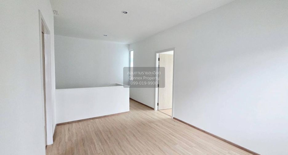 For sale 4 bedrooms house in Lat Phrao, Bangkok