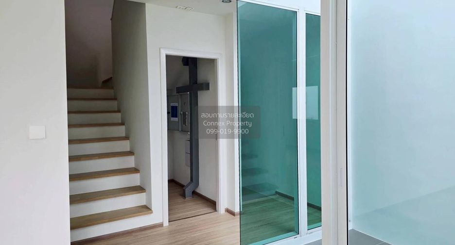 For sale 4 bedrooms house in Lat Phrao, Bangkok