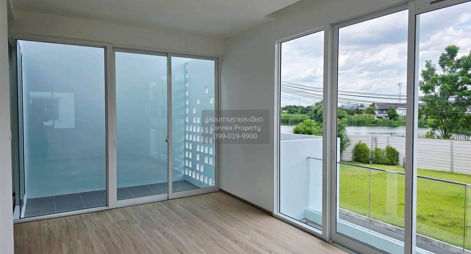 For sale 4 bedrooms house in Lat Phrao, Bangkok