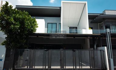 For sale 3 bedrooms townhouse in Bang Phli, Samut Prakan