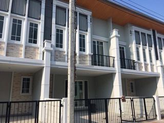 For sale 4 bedrooms townhouse in Rat Burana, Bangkok