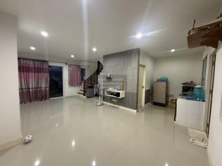 For sale 3 bedrooms townhouse in Mueang Nakhon Pathom, Nakhon Pathom