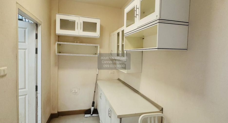 For sale 2 bedrooms townhouse in Mueang Nonthaburi, Nonthaburi