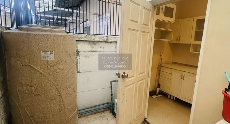 For sale 2 bedrooms townhouse in Mueang Nonthaburi, Nonthaburi