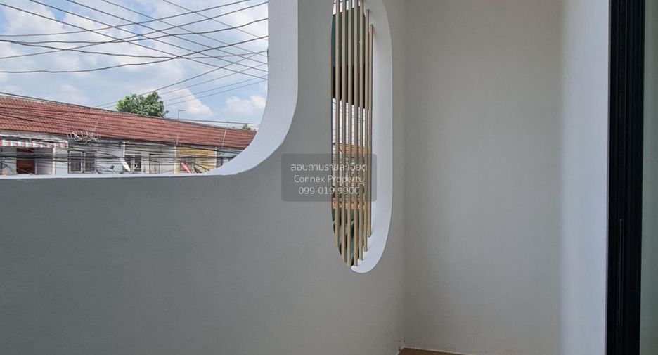 Reihenhaus zum Kauf mit 3 Zimmer in Khlong Sam Wa, Bangkok