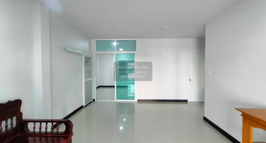 For sale 4 ベッドルーム house in Phutthamonthon, Nakhon Pathom