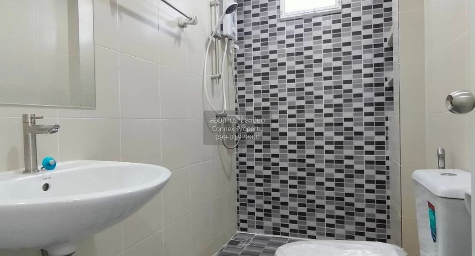 For sale 4 ベッドルーム house in Phutthamonthon, Nakhon Pathom