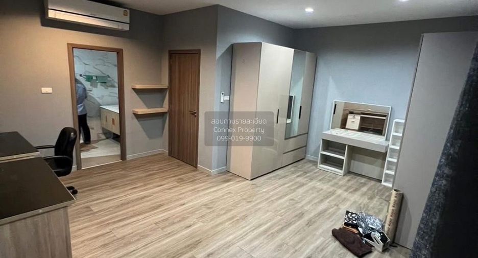 For sale 3 bedrooms townhouse in Bang Khun Thian, Bangkok