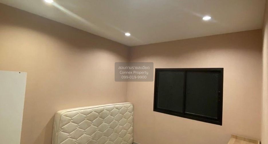 For sale 3 bedrooms townhouse in Bang Khun Thian, Bangkok