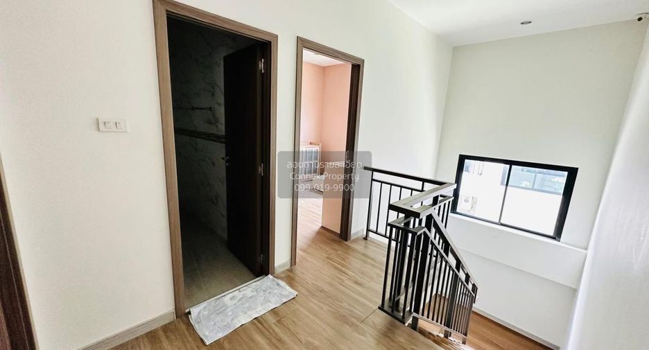 For sale 3 bedrooms townhouse in Bang Khun Thian, Bangkok