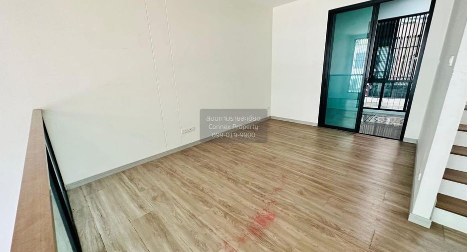 For sale 3 bedrooms townhouse in Bang Khun Thian, Bangkok