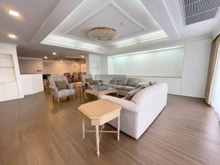 For rent 4 bedrooms condo in Watthana, Bangkok