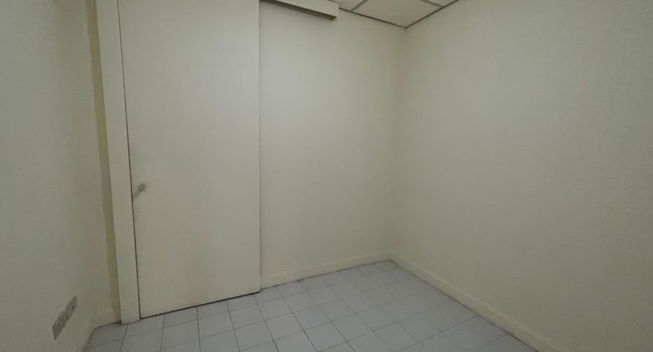 Wohnung zur Miete mit 3 Zimmer in Sathon, Bangkok