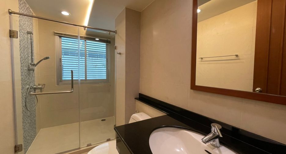 Wohnung zur Miete mit 3 Zimmer in Sathon, Bangkok