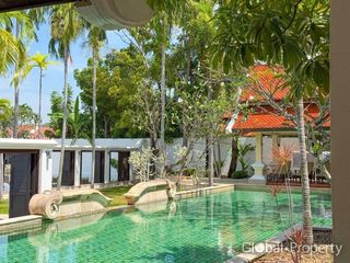 Haus zum Kauf mit 5 Zimmer in Na Jomtien, Pattaya