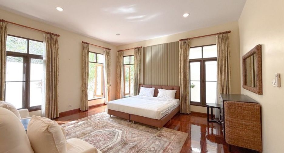 For sale 5 bedrooms house in Sattahip, Chonburi