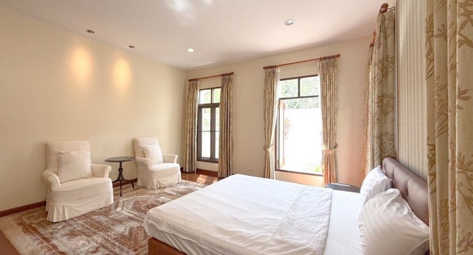 For sale 5 bedrooms house in Sattahip, Chonburi
