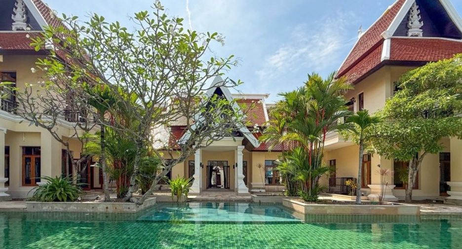 For sale 5 bedrooms house in Sattahip, Chonburi