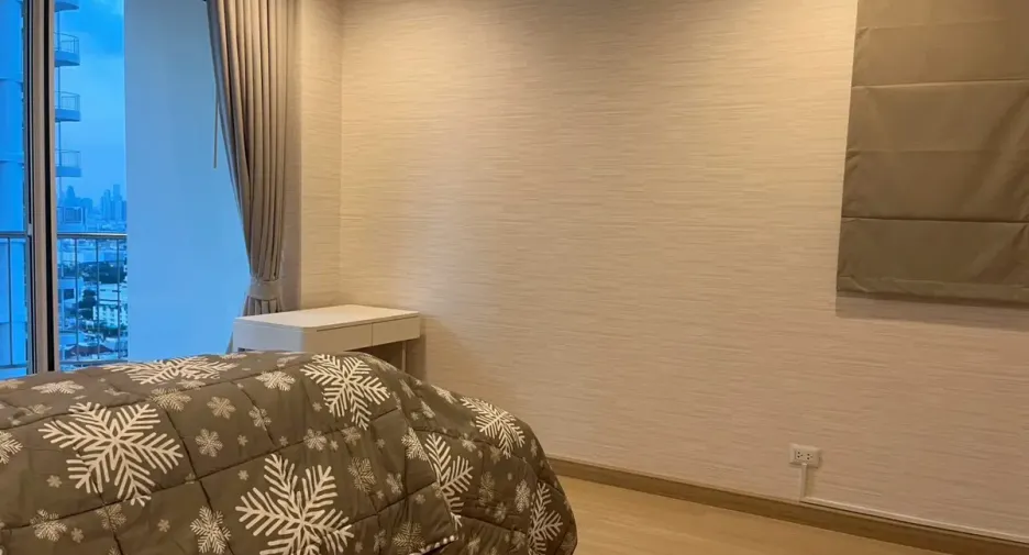 For rent 2 bedrooms condo in Yan Nawa, Bangkok