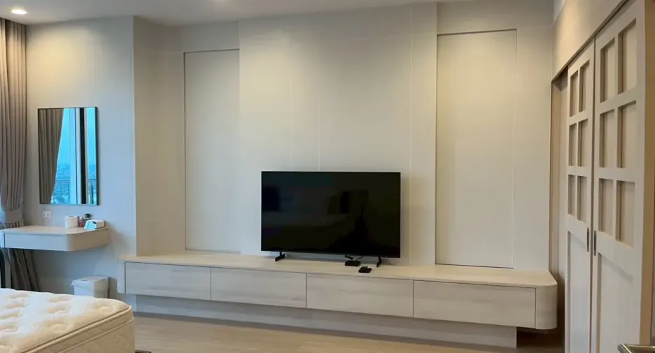 For rent 2 bedrooms condo in Yan Nawa, Bangkok