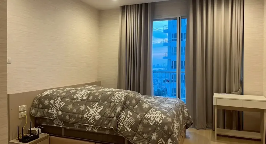 For rent 2 bedrooms condo in Yan Nawa, Bangkok