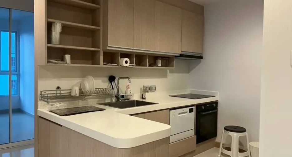 For rent 2 bedrooms condo in Yan Nawa, Bangkok