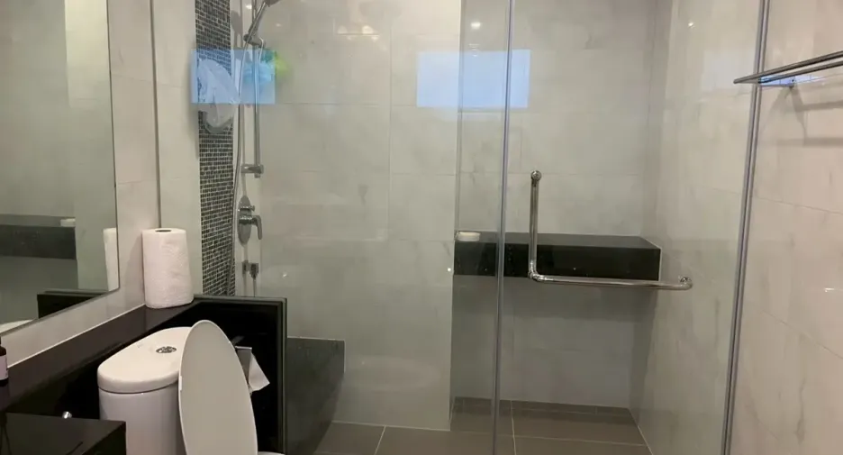 For rent 2 bedrooms condo in Yan Nawa, Bangkok