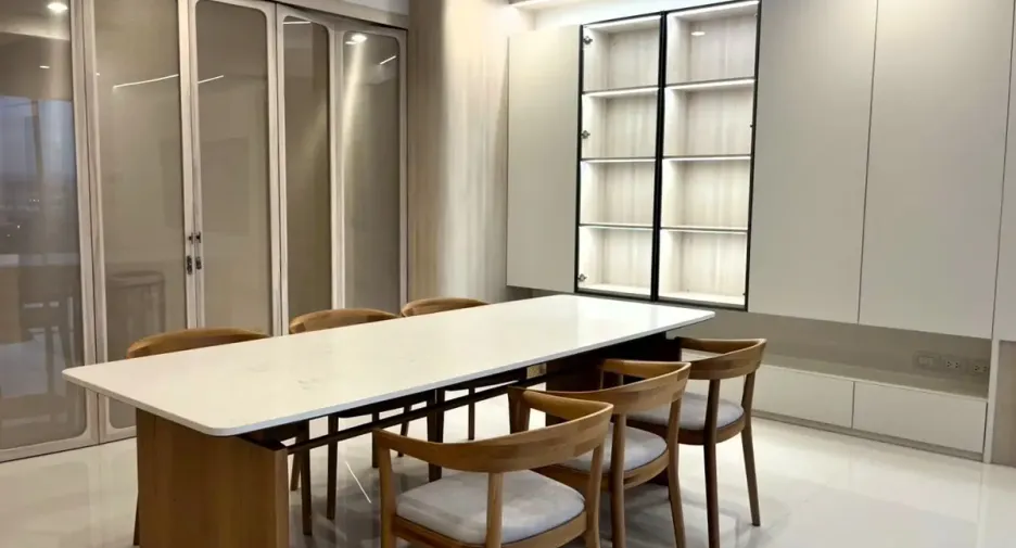 For rent 2 bedrooms condo in Yan Nawa, Bangkok