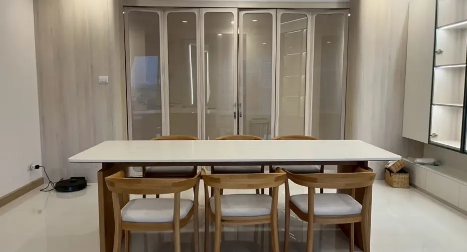 For rent 2 bedrooms condo in Yan Nawa, Bangkok